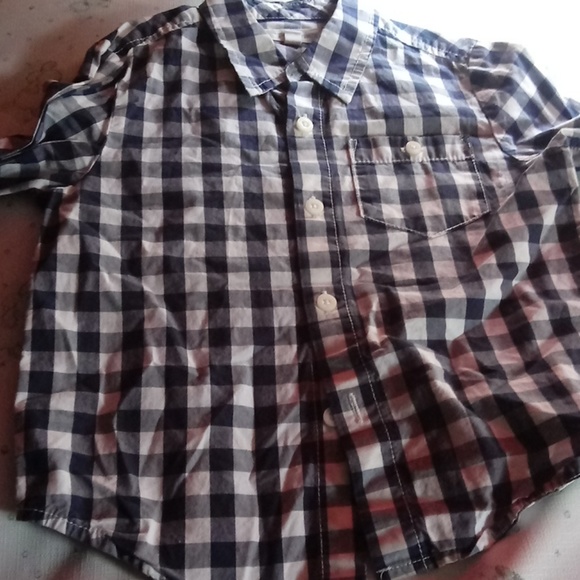 Shirts - Picture 3 of 4